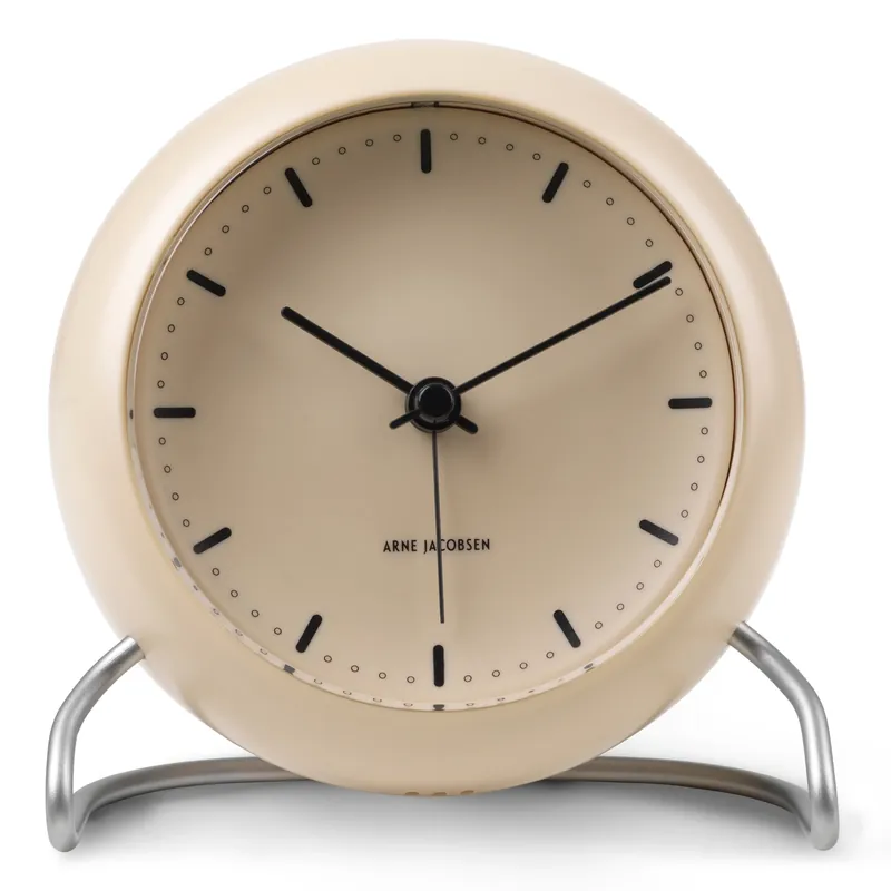 Snabb leverans AJ City Hall bordsklocka från Arne Jacobsen Clocks