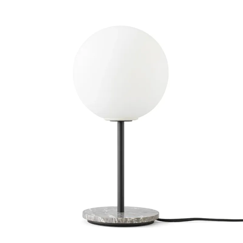 Nedsatt pris TR bordslampa marmor från Audo Copenhagen