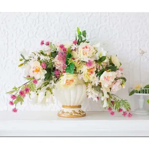 Canvastavla 70x100 cm - Vacker bukett med färgglada blommor i en elegant vas Rosa / Grön / Krämfärgad - Inredning Rea