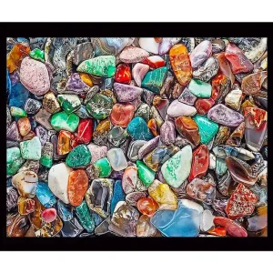 Köp nu Inramad Canvastavla i trä - 41x56 cm - Färgglada ädelstenar i en rik mosaik av former och nyanser Grön / Röd / Blå - Inredning