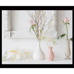 Inramad Canvastavla i trä - 41x56 cm - Vackra vaser med blommor och ljusarrangemang Vit / Ljusrosa / Beige - Inredning Nyhet