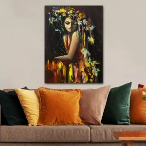 Lågt pris Canvastavla 70x100 cm - Kvinna med blommor i håret, som utstrålar en känsla av mystik och skönhet Mörkröd / Gul / Grön - Inredning