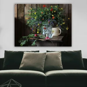 Canvastavla 70x100 cm - Vacker bukett med färgglada blommor i en glasvas på ett träbord Grön / Gul / Röd - Inredning Lägg i varukorgen