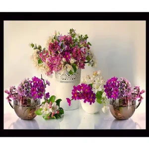 Kampanj Inramad Canvastavla i trä - 41x56 cm - Färgrik bukett av blommor i olika nyanser av lila och vitt Lila / Vit - Inredning