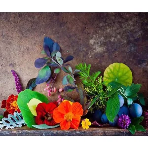 Canvastavla 70x100 cm - Färgstark komposition av blommor och gröna blad Röd / Grön / Lila - Inredning Premium