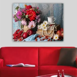 Nyhet Canvastavla 70x100 cm - Färgglad stilleben med blommor, frukter och en kopp på en bokstapel Röd / Grön / Lila - Inredning