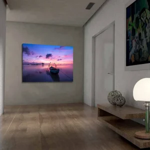 Bästa pris Canvastavla 70x100 cm - Stilla båt på en spegelblanka yta under en färgsprakande solnedgång Lila / Rosa / Blå - Inredning