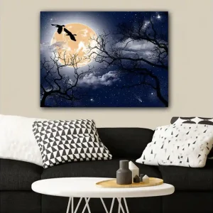 Canvastavla 70x100 cm - Stämningsfull nattlandskap med en stor måne och silhuetter av träd samt fåglar som flyger över himlen Mörkblå / Svart / Ljusgul - Inredning Begränsat erbjudande