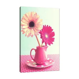 Beställ idag Canvastavla 70x100 cm - Färgglad bukett med blommor i en rosa kanna Rosa / Gul / Grön - Inredning