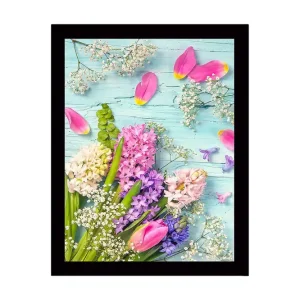 Beställ idag Inramad Canvastavla i trä - 41x56 cm - Färgrik bukett av blommor med tulpaner och hyacinter Rosa / Lila / Vit - Inredning