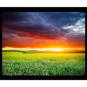 Köp online Inramad Canvastavla i trä - 41x56 cm - Storslagen solnedgång över en grön äng Orange / Grön / Blå - Inredning