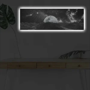 Begränsad tid Canvastavla med LED-belysning - Storslagen måne över ett bergigt landskap med stjärnklara himmel - Inredning & dekor