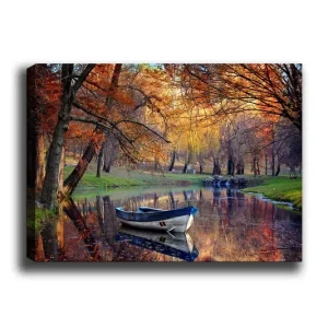 Canvastavla 70x100 cm - Stilla båt på en spegelblanka sjö omgiven av höstfärger Orange / Blå / Grön - Inredning Billigare