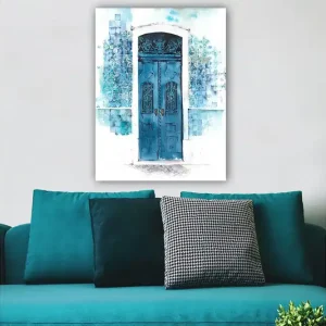 Billig Canvastavla 70x100 cm - Vacker blå dörr omgiven av mjuka nyanser av blått och vitt Blå / Ljusblå / Vit - Inredning