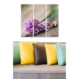 Kampanjpris Canvastavla i trä 3-delar 50x70 cm - Lila blommor med gröna stjälkar på en träyta Lila / Grön / Brun - Inredning