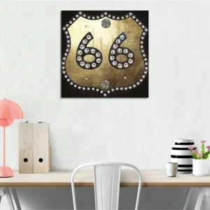 Canvastavla 45x45 cm - Gyllene skylt med nummer 66 prydd med glittrande stenar Guld / Svart - Inredning Reapris