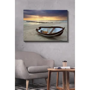 Canvastavla 70x100 cm - Gammal båt på en strand vid solnedgången Brun / Blå / Vit - Inredning Beställ nu