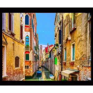 Inramad Canvastavla i trä - 41x56 cm - Vacker kanal omgiven av historiska byggnader i Venedig Guld / Turkos / Röd - Inredning Populärt val