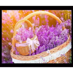 Lägg i varukorgen Inramad Canvastavla i trä - 41x56 cm - Korg fylld med lavendelblommor Lila / Grön / Brun - Inredning